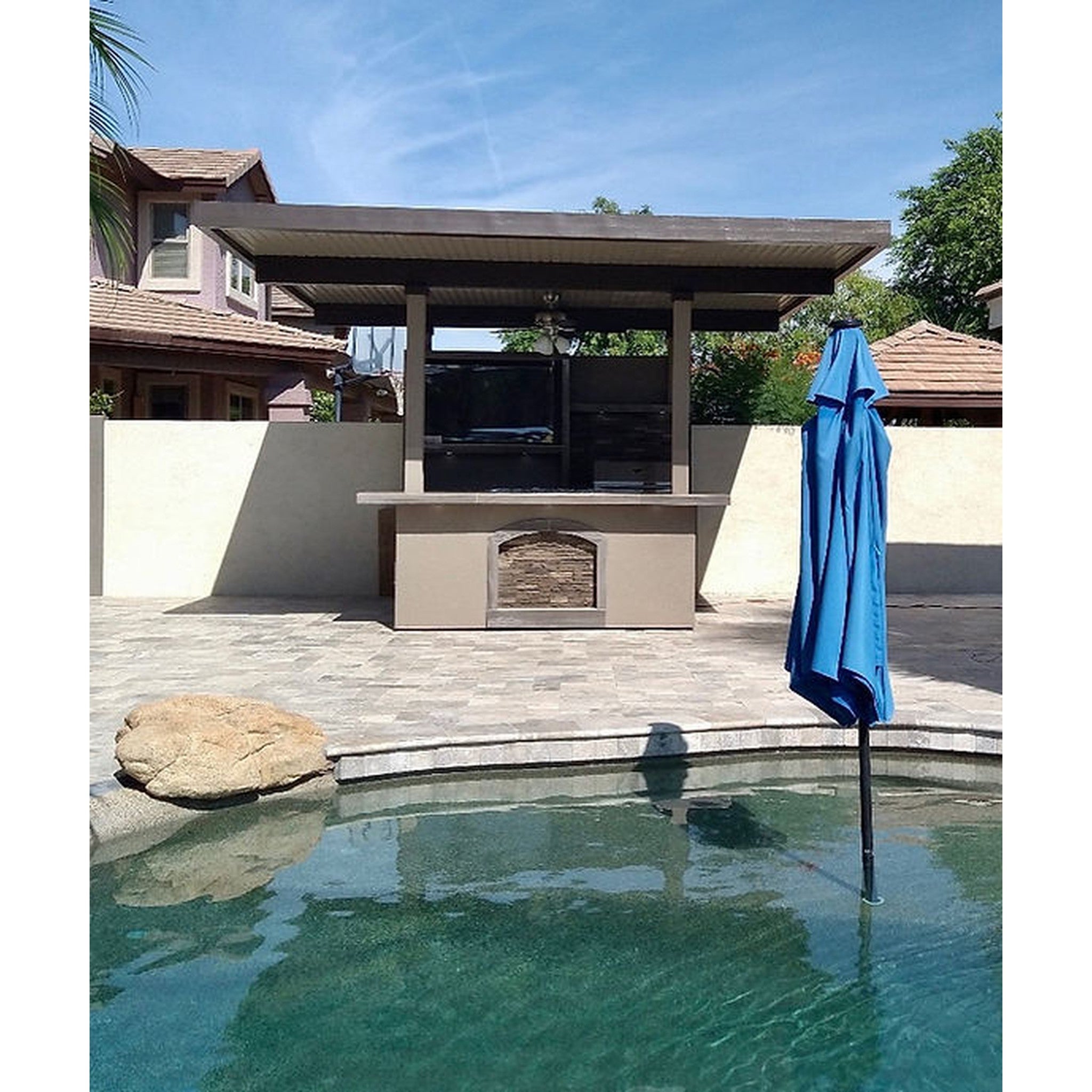 KoKoMo Baja with Top Outdoor Kitchen