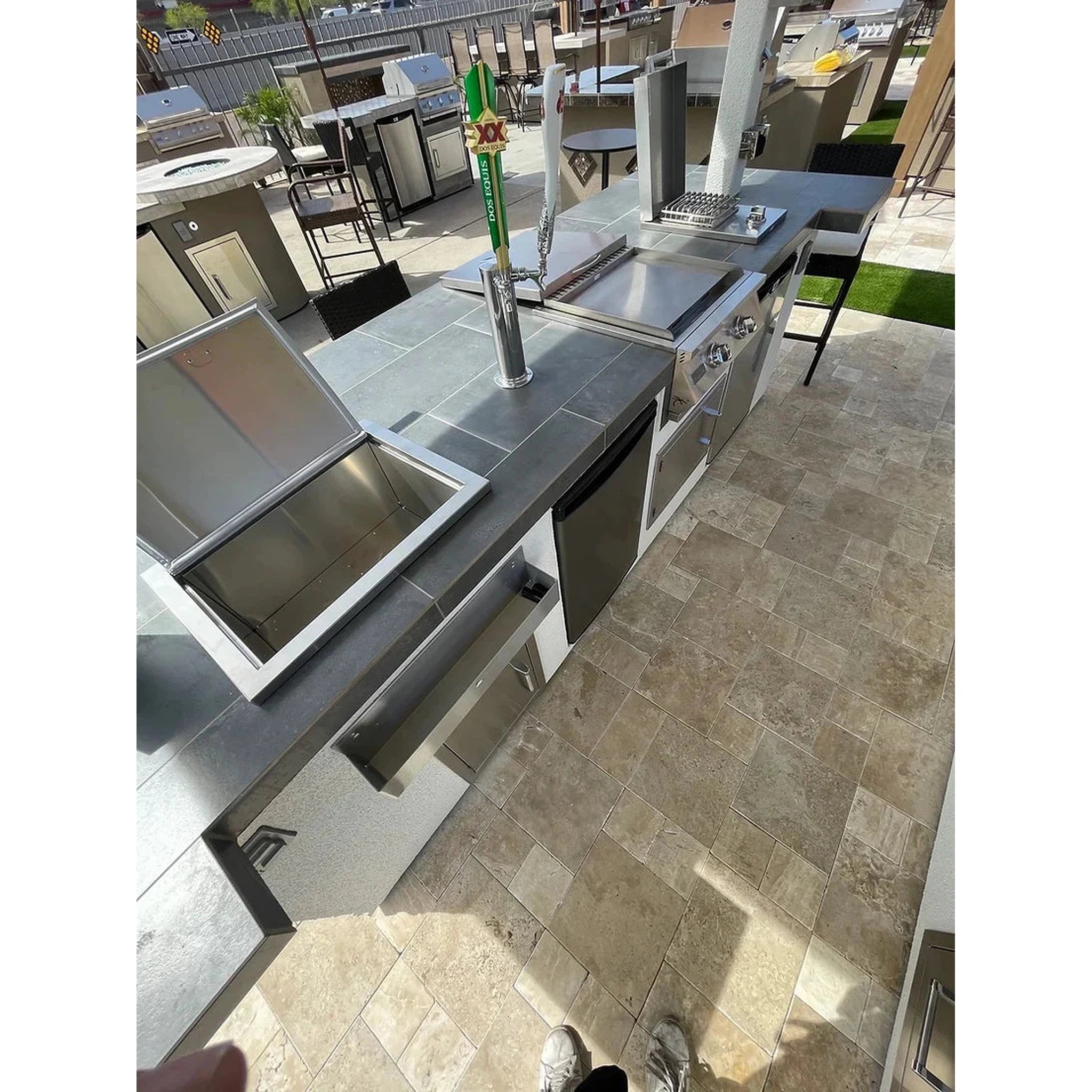 KoKoMo Grills Big Island Outdoor Sports Bar