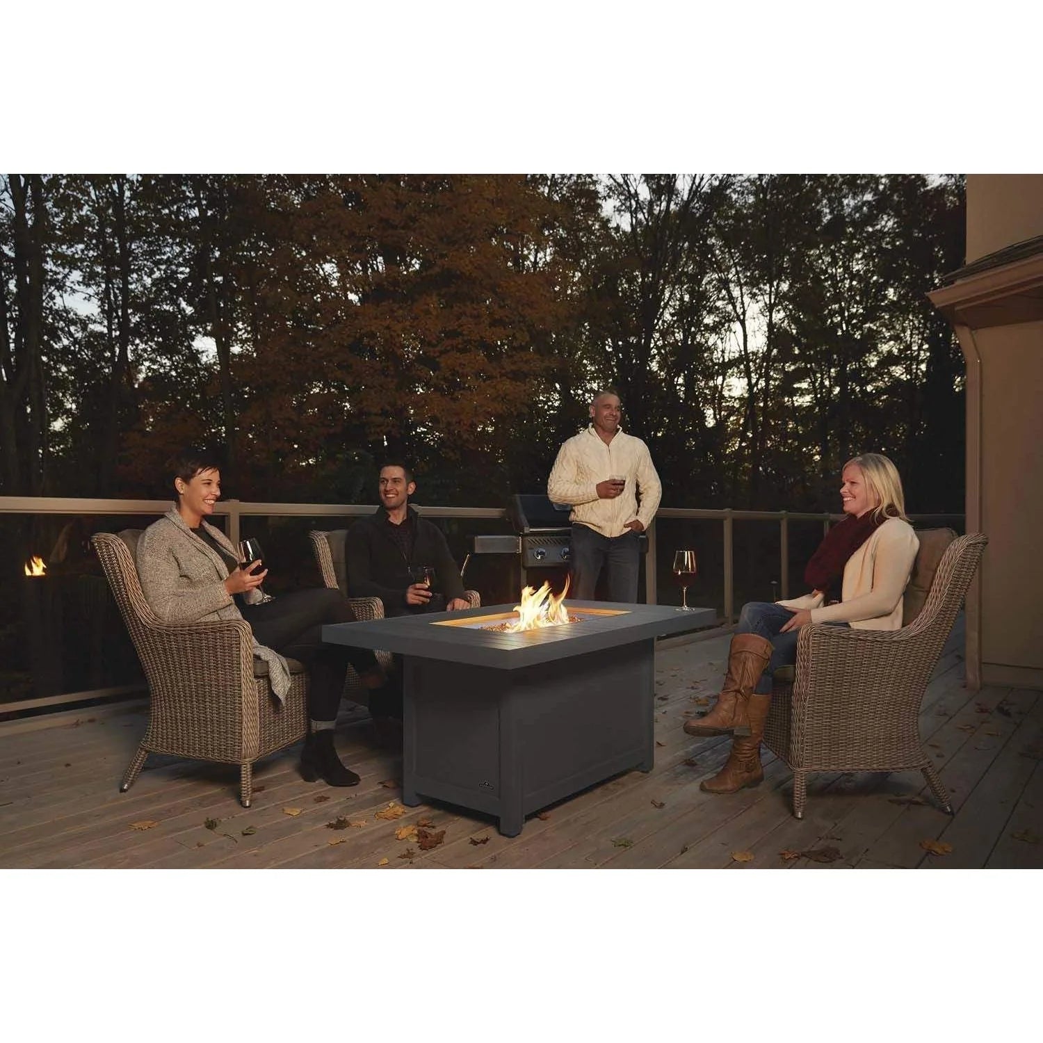 Napoleon Hamptons Square Propane Patioflame Fire Pit Table