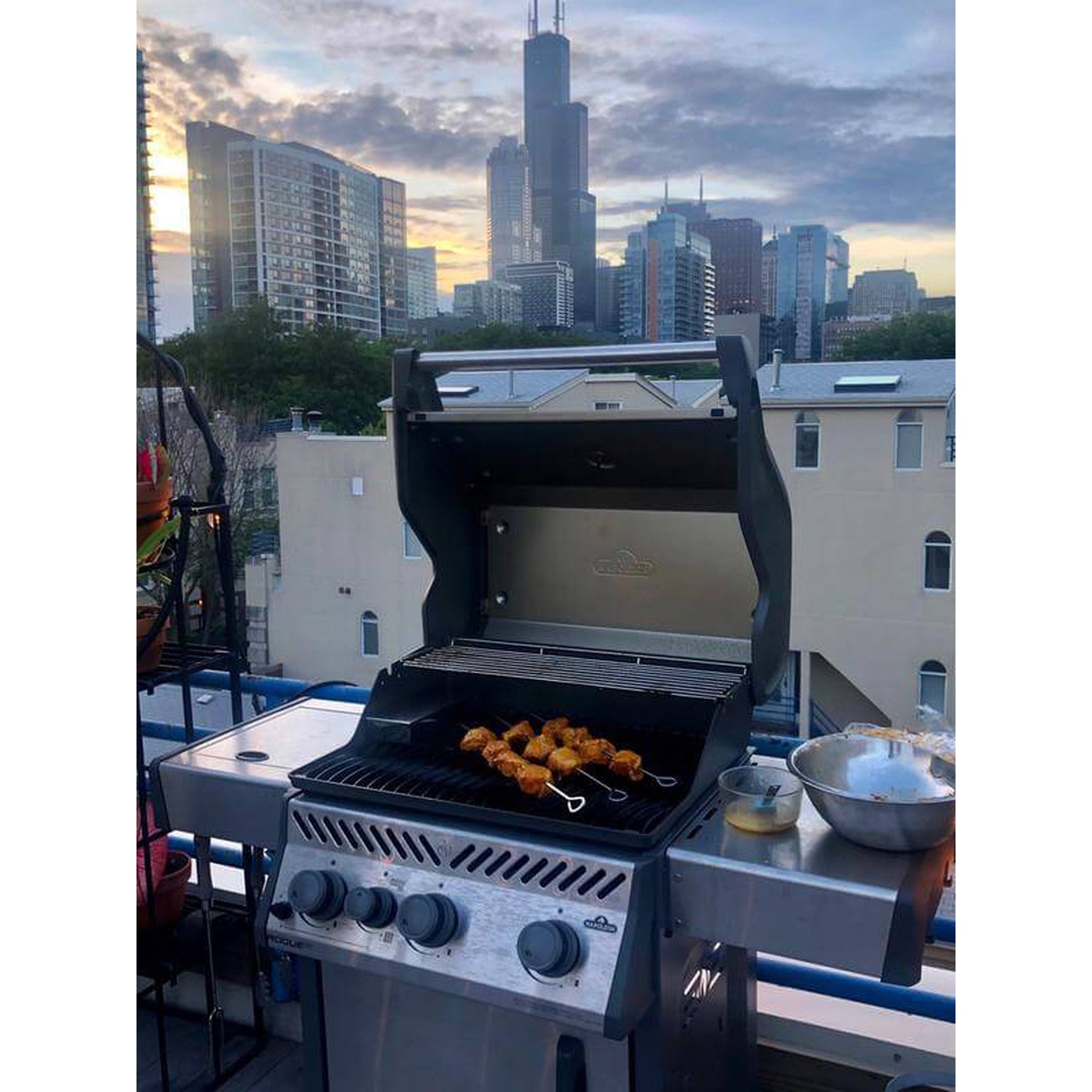 Napoleon Rogue XT 425 SIB Freestanding Gas Grill with Infrared Side Burner