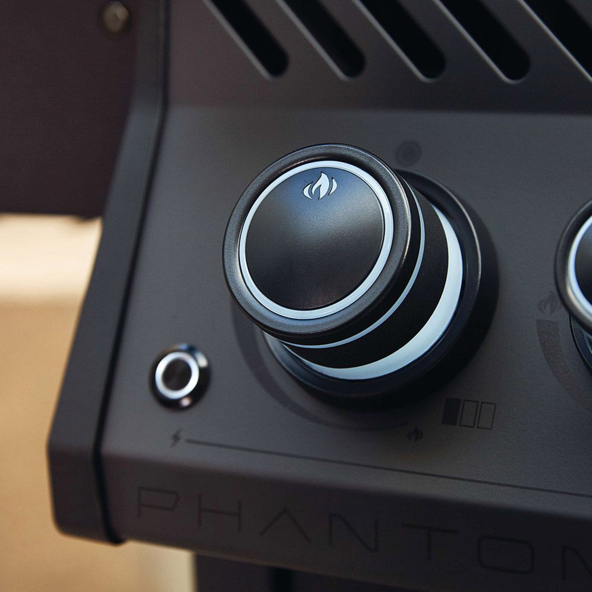 Napoleon Phantom Rogue SE 425 RSIB Freestanding Gas Grill with Infrared Rear & Side Burners - Matte Black