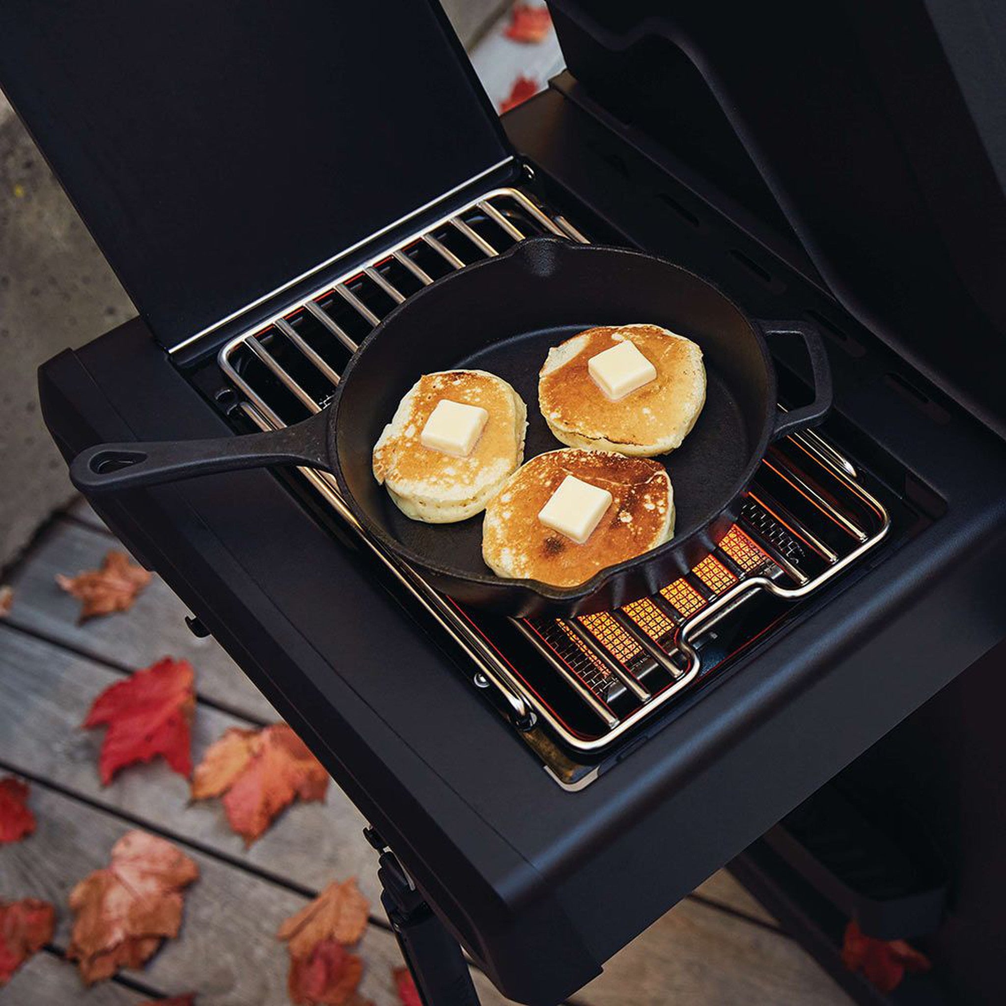 Napoleon Phantom Rogue SE 425 RSIB Freestanding Gas Grill with Infrared Rear & Side Burners - Matte Black