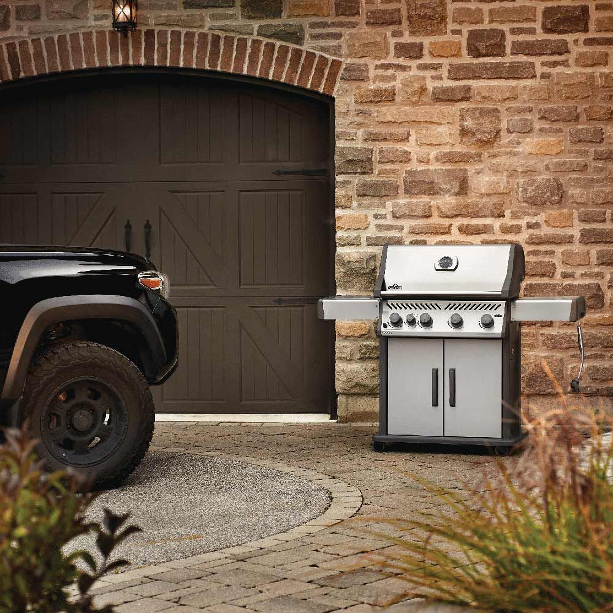 Napoleon Rogue XT 525 SIB Freestanding Gas Grill with Infrared Side Burner - Stainless Steel/Black