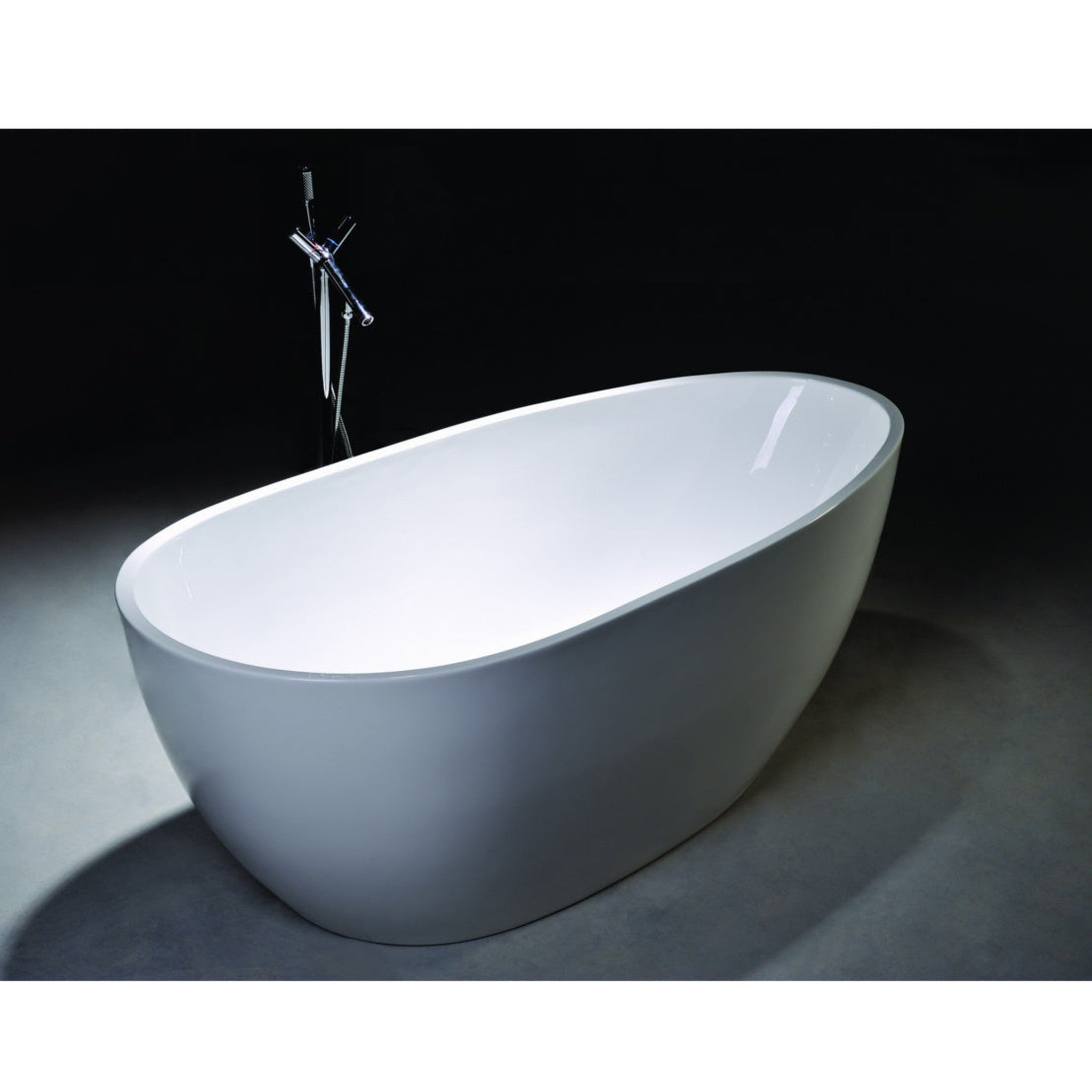 Legion Furniture 68" White Acrylic Tub - No Faucet