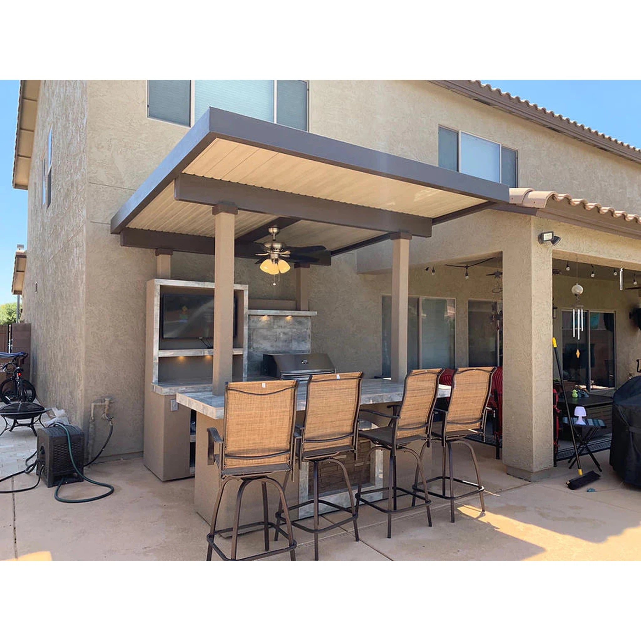 KoKoMo Baja with Top Outdoor Kitchen
