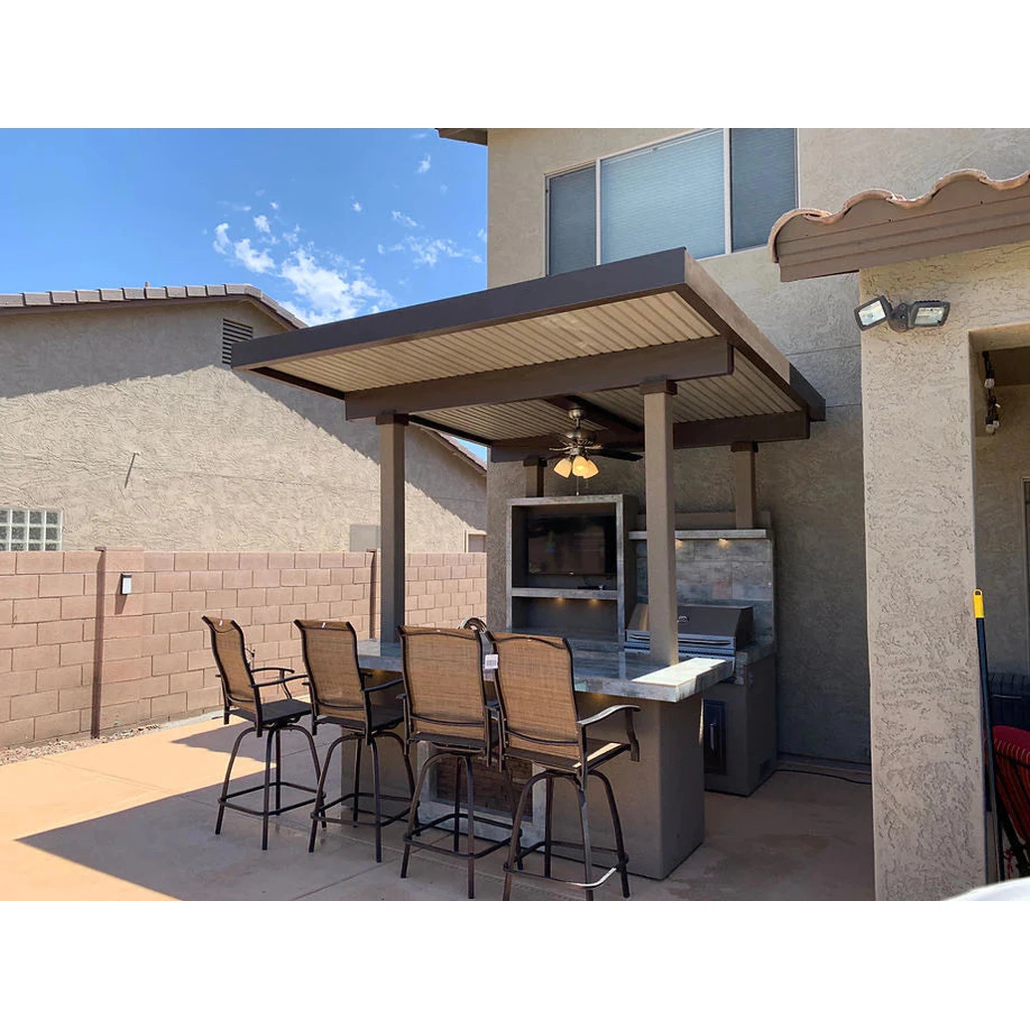 KoKoMo Baja with Top Outdoor Kitchen