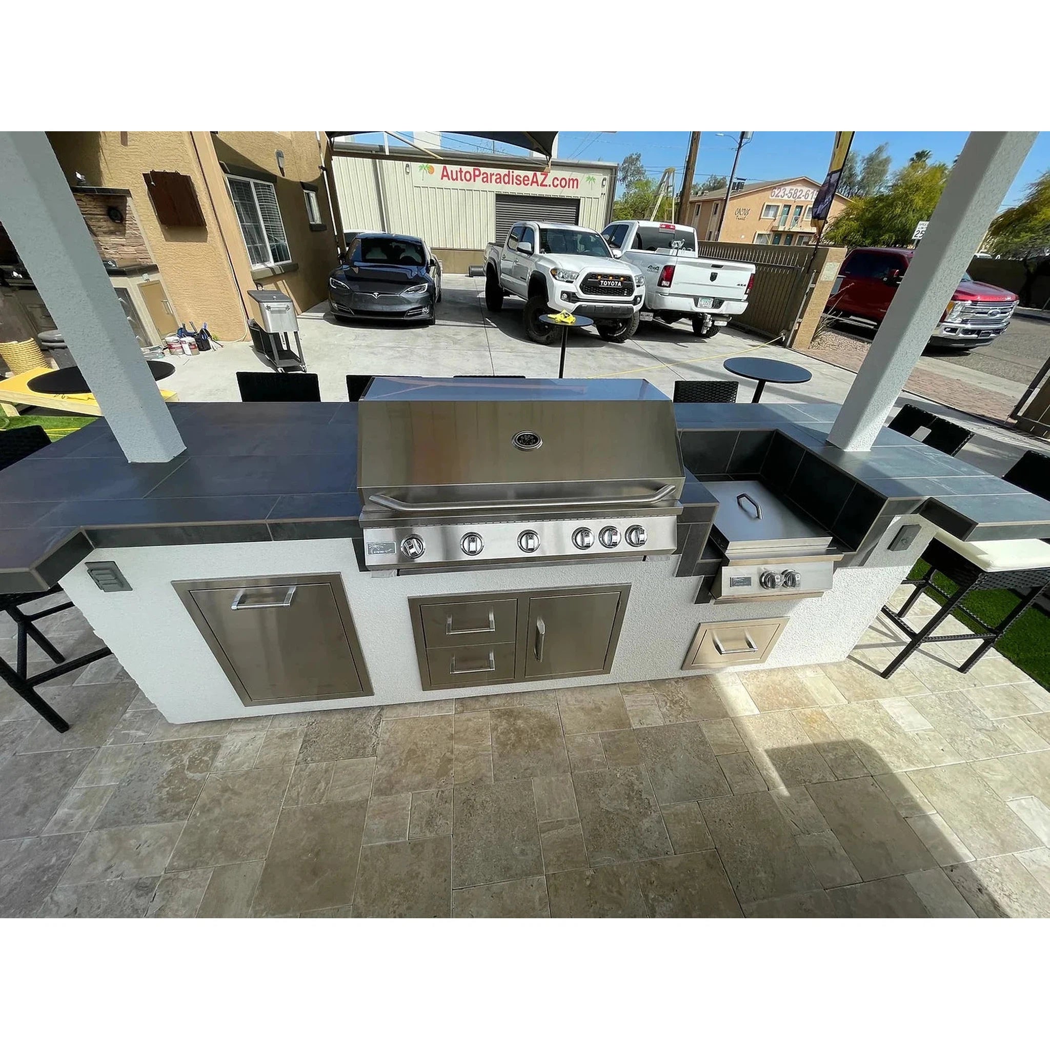KoKoMo Grills Big Island Outdoor Sports Bar